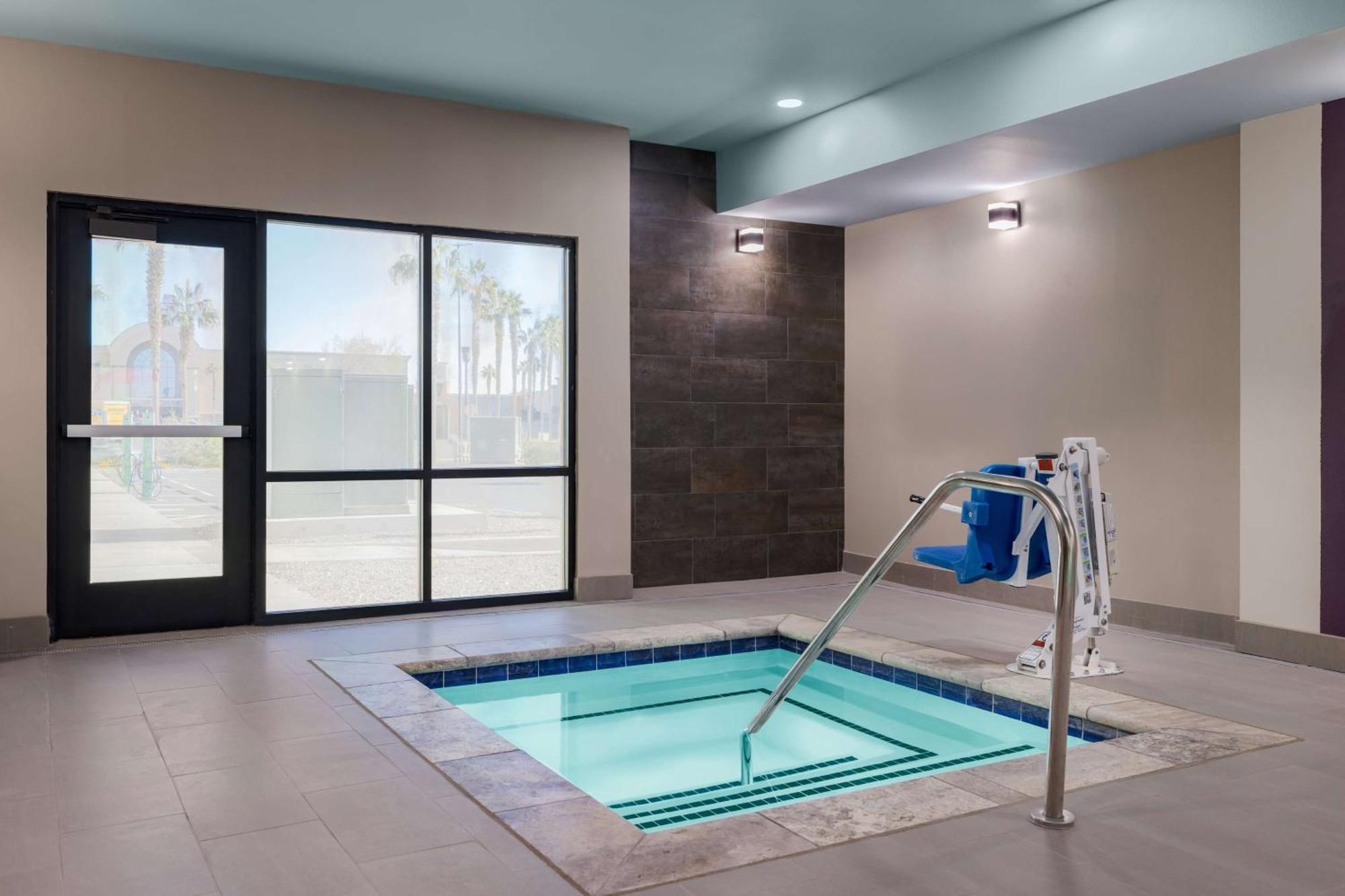 Home2 Suites By Hilton אל סנטרו מראה חיצוני תמונה